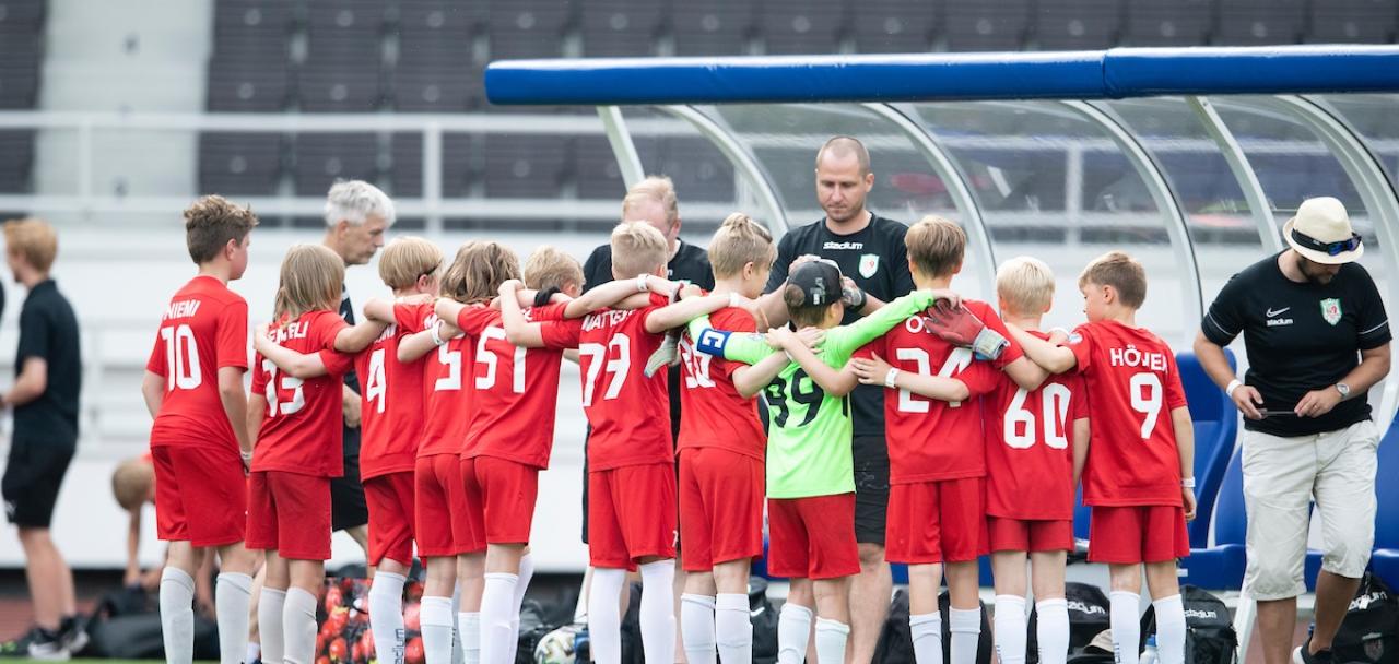 Helsinki Cup joukkue kentällä