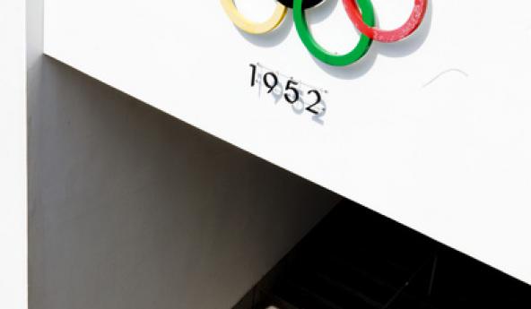 Kuva A-sisäänkäynnin Olympiarenkaista